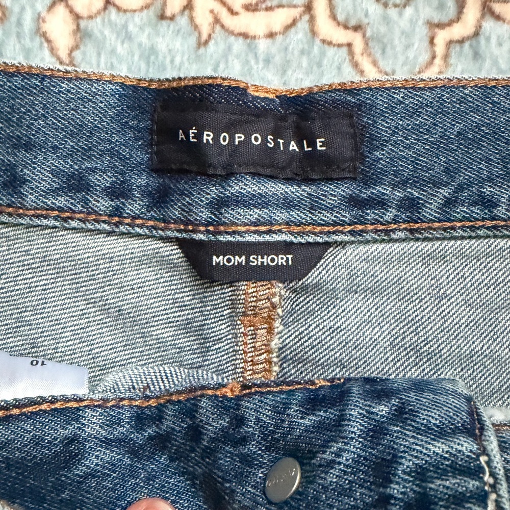 SOLD NWT Aeropostale Real Original Denim Mom Short 3.25” Women Size 10 - Picture 3 of 4